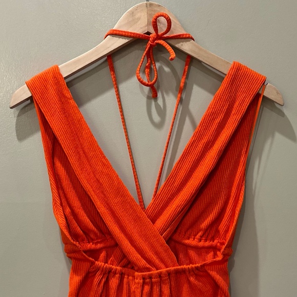 Walter Baker Carmen Ribbed Jersey Halterneck Midi Dress - Picture 12 of 15